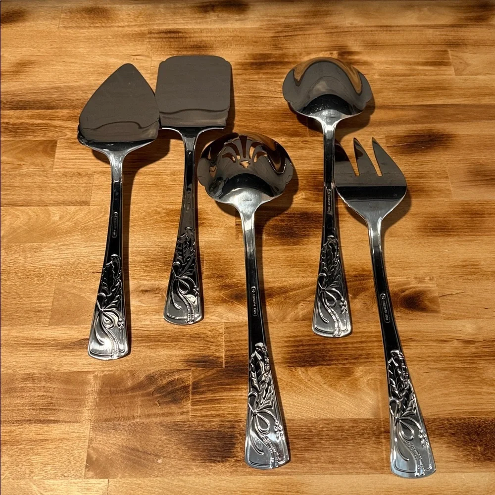 Lenox Holiday Oversized Hostess Serving Set of 5 - Picture 5 of 8